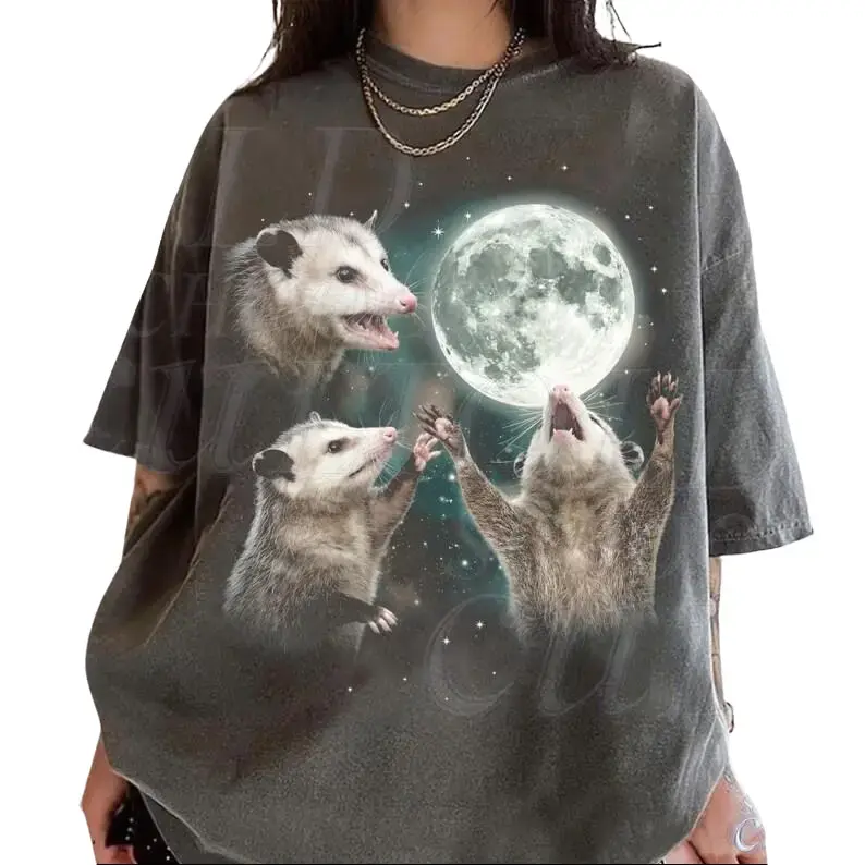 Comfort Colors Opossum Howling At The Moon Shirt, Funny Vintage 90s Screaming Possum Tee, Retro Trash Panda Parody T-Shirt, Silly Chaotic Animal Meme Top