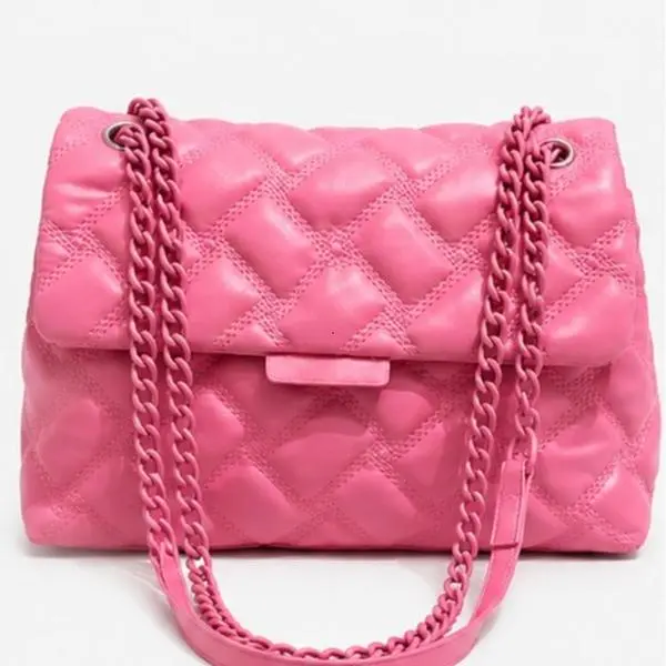 Quilted Chain Tote Bag for Women, Soft PU Leather Fashion Crossbody Handbag, Large Capacity Commuter Shoulder Purse for Work and Travel, Crossbody Purses, Commuter Work Bag, Handbags For Women