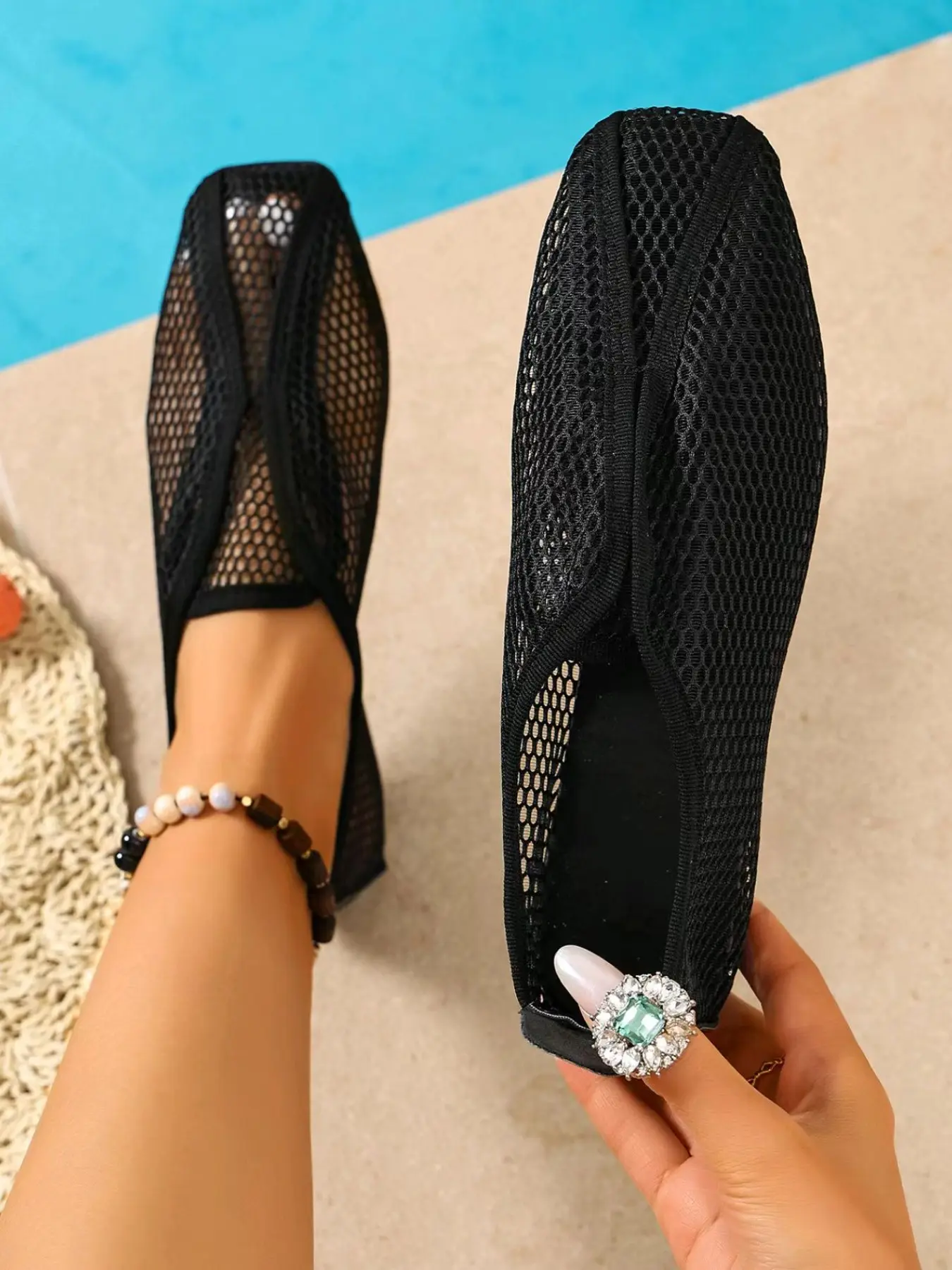 2026 Summer New Square Toe Mesh Hollow Out Sandals for Women, Daily Fashion Footwear, Breathable Mesh Flat Shoes, Soft Sole Anti-Slip Versatile Closed-Toe Sandals