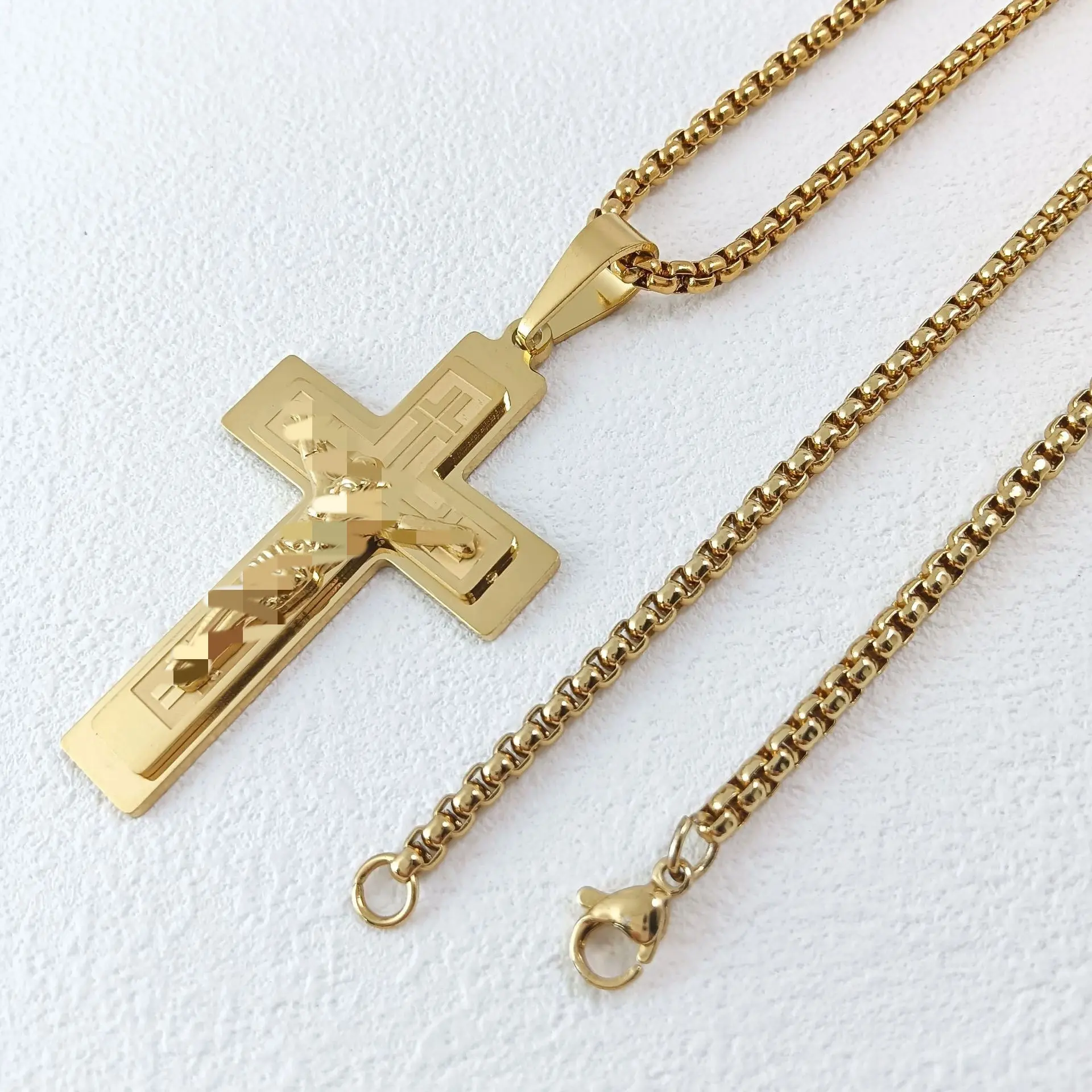 Gold pendant with 3mm * 55cm square pear