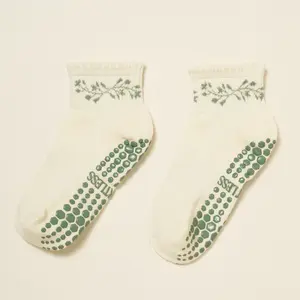 Shapes Studio Cropped Crew Grip Socks, Cutest Fruits Pilates Socks, Ruffle socks, Non-Slip, Barre Yoga Fitness (Cropped Garland))