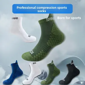 Men's Sports Socks with Towel Bottom Shock Absorbing Basketball Compression Anti-Slip Cycling Running Mid-Calf Socks for Ultimate Comfort and Performance