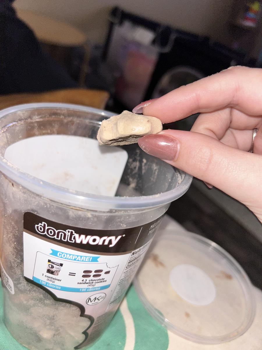 Item: 4 Pack Meringue Chocolate Filled