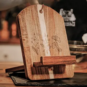 The Koselig Cookbook Stand, Lille Man edition