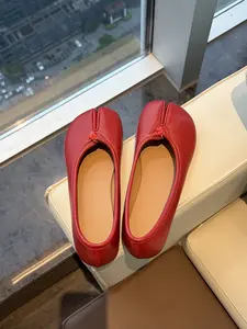 Women’s comfortable flat slip-on shoes with split toe, Tabii-style pig toe low-cut casual shoes for spring/autumn