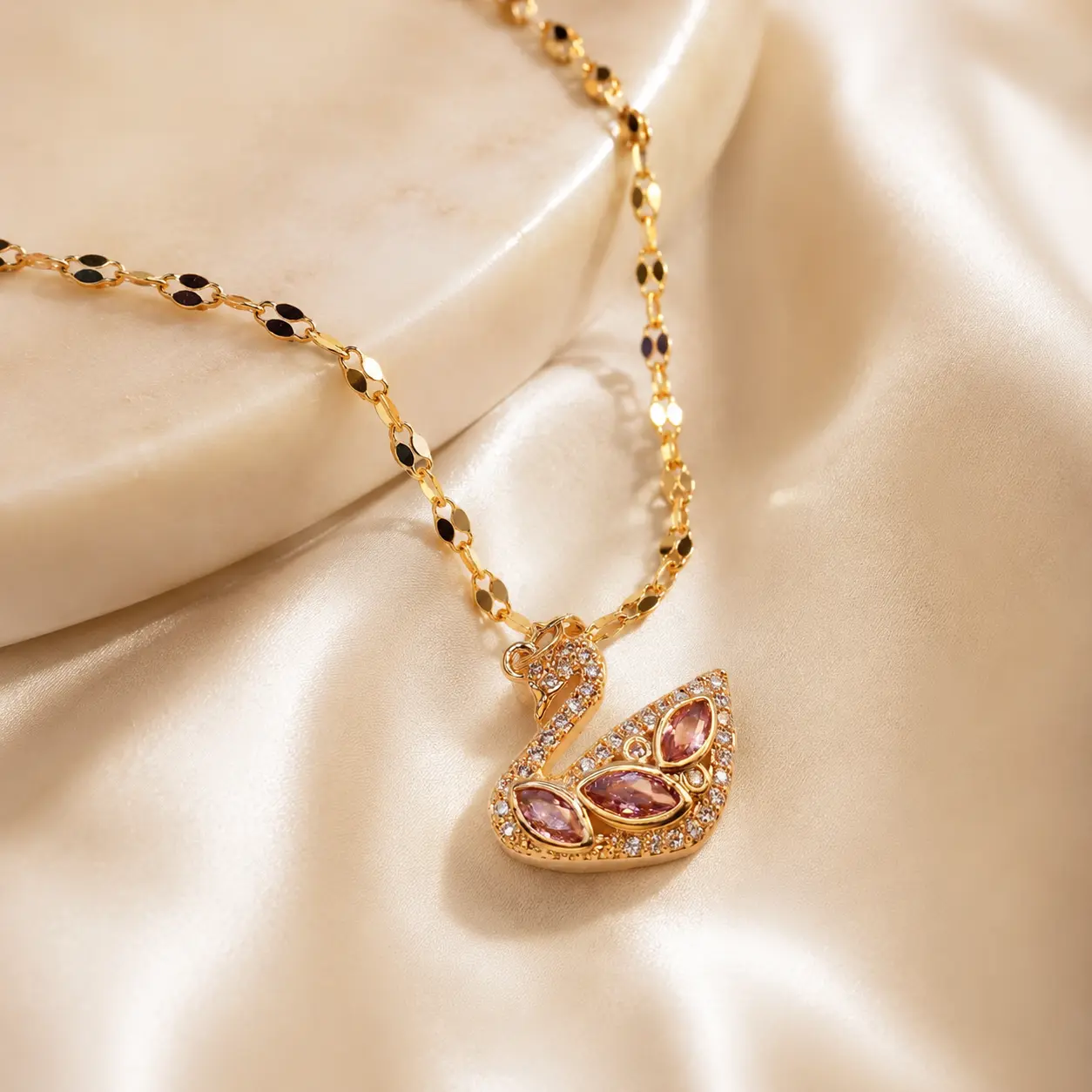 Elegant Swan Pendant Necklace: A Radiant Gift for Her- A Stylish Statement Piece