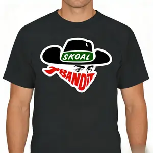 Unisex Vintage Racing Graphic T-Shirt – Retro Outlaw Cowboy-Inspired Logo Design with Bold Bandana & Black Hat Art, Soft Oversized Tee for Motorsports Fans and Country Music Culture Style