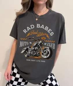 Comfort Color Rad Babes Fast Bikes Graphic Tee Shirt for Women, trendy retro vintage trendy grunge motorcycle biker Harley biker oversized moto tshirt