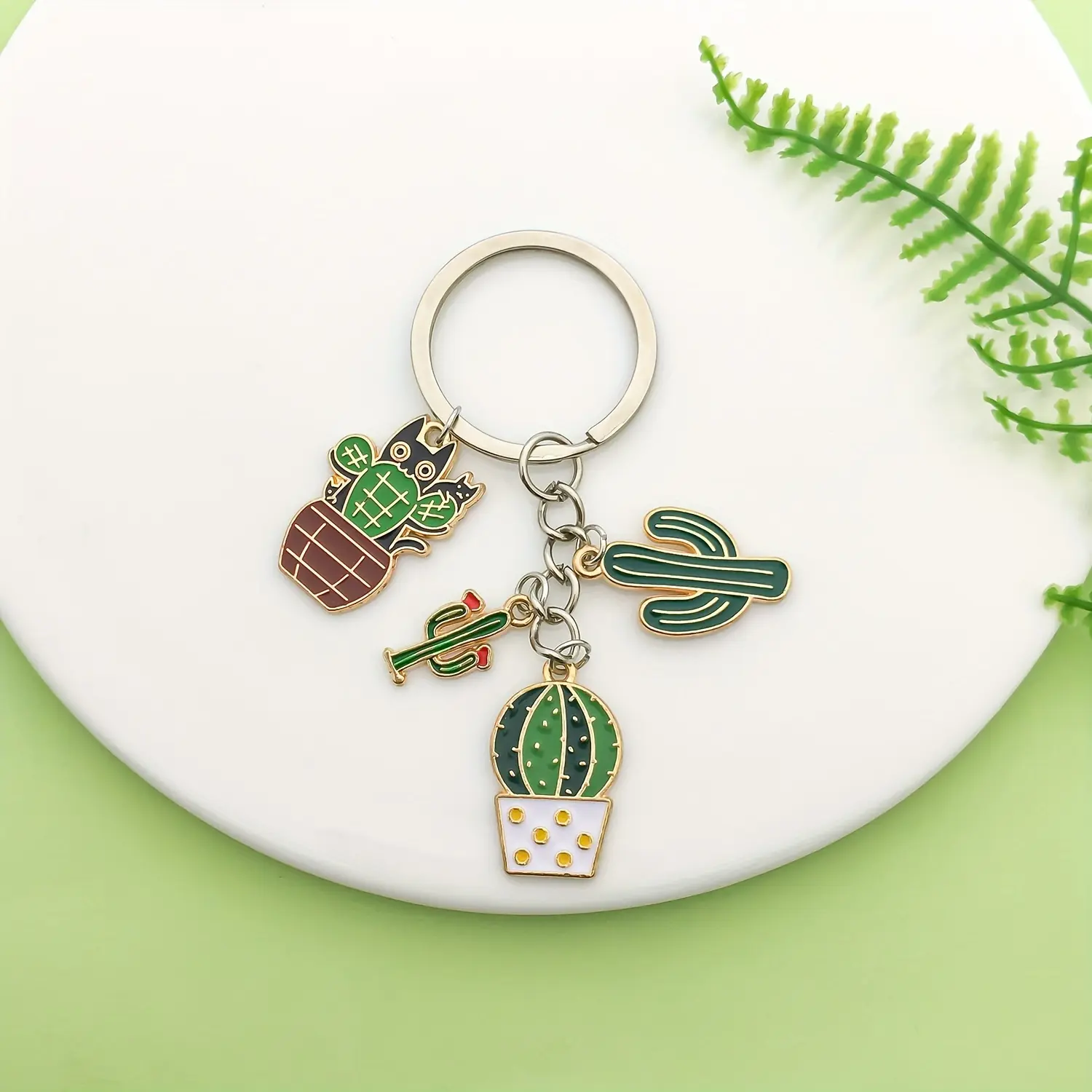 Fashionable Enamel Cactus & Succulent Charm Keychain, Alloy Accessory, Key Charms, Vibrant Plant Design, Ideal Gift for Friends