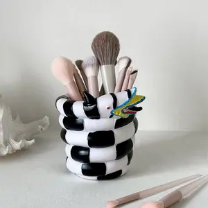 Creative and Snake Pen Holder, Striped Funny Makeup Brush Storage Bucket, Gothic Style Desk Decor, Unique Fun Bookshelf Ornament