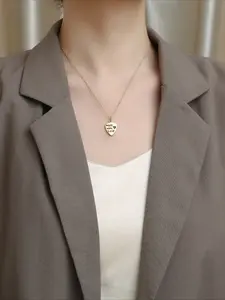 Heart Shaped Engraved Pendant Necklace, Fashionable Stainless Steel Accessory, Versatile Necklace for Daily Use