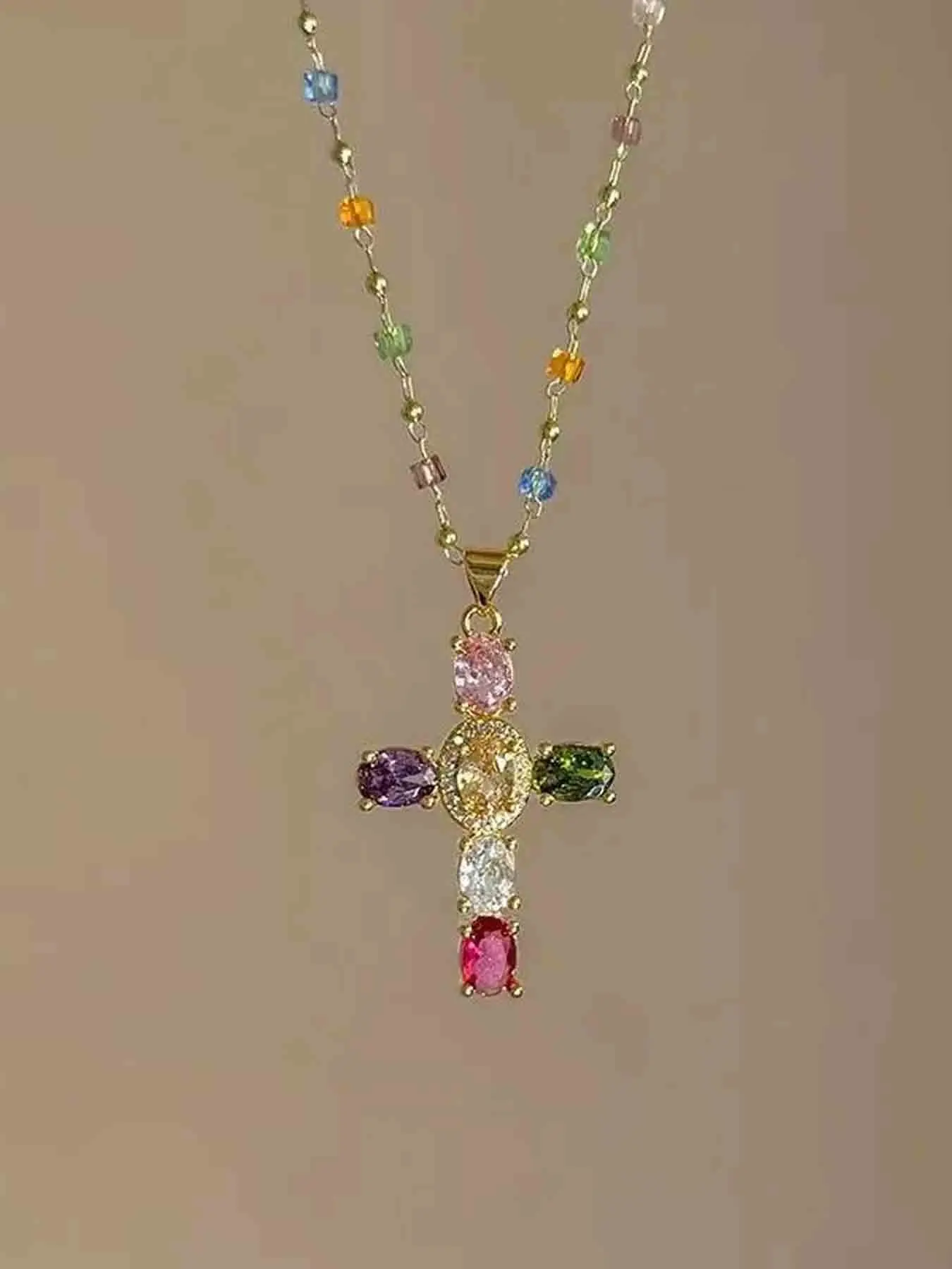 Fashionable Colorful Rhinestone Cross Pendant Necklace, Elegant Heart Design, Casual Style, All Seasons, Perfect for Parties and Daily Wear, Cross Necklaces, Necklace Pendant Jewelry