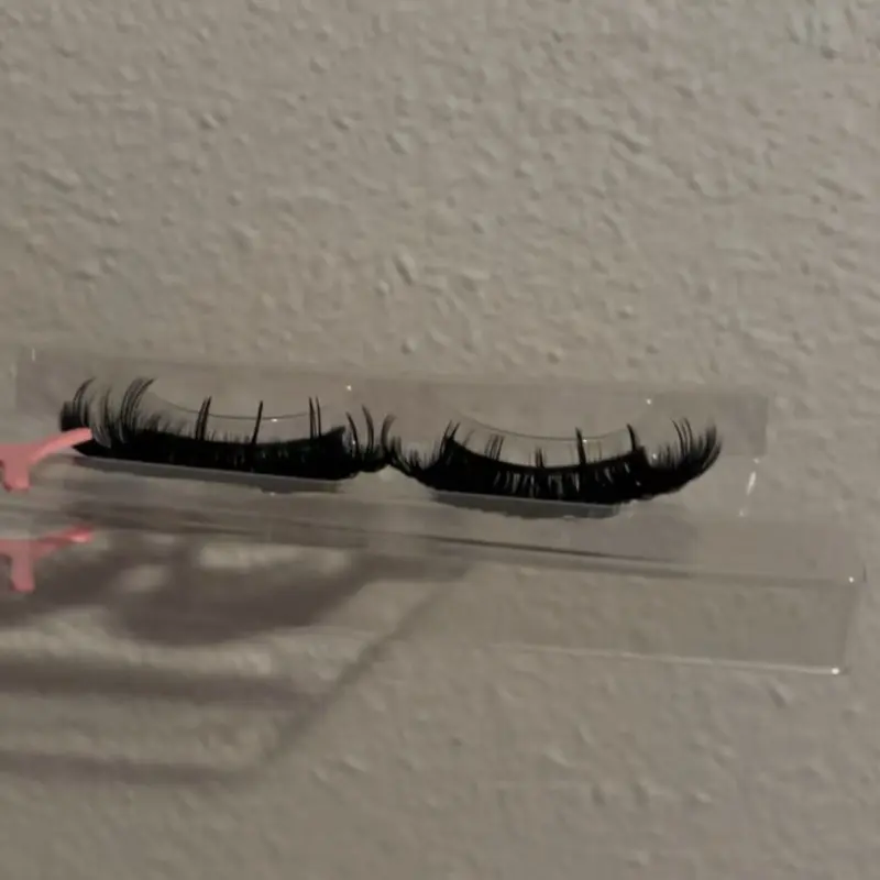Vixen Mink Lashes - Customizable Eyelashes in Black Color for Makeup Application