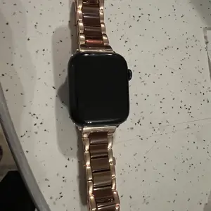 Exquisite resin watch band for 38mm, 40mm, 41mm, 42mm, 44mm, 45mm, 46mm and 49mm iWatch sizes. Stylish and lightweight iWatch SE Ultra series watch band with adjustment tool for SE Ultra 10-1 models Smart watch accessories (Watch case not included)