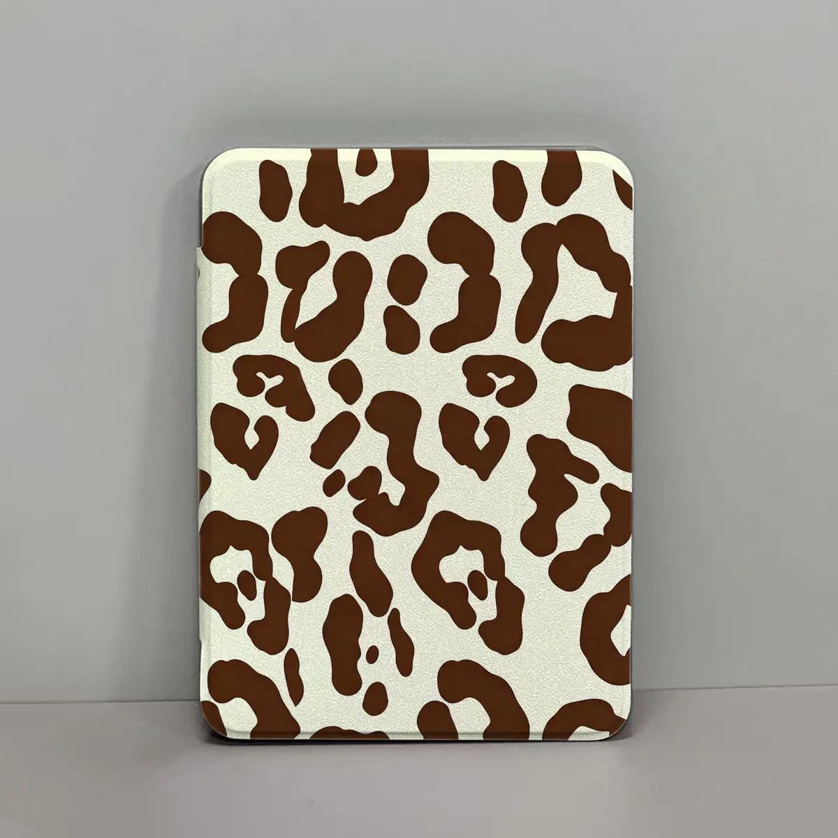 Retro Leopard Print Designer PU Leather Flip Covers for Kindle, Clear Back Auto Wake/Sleep Cases for 6.0" 2022/2024 Kindle Basic, 6.8" 2021 11th Gen Paperwhite, 7.0" 2024 12th Gen E-reader Tablets, Summer Gifts for Girls