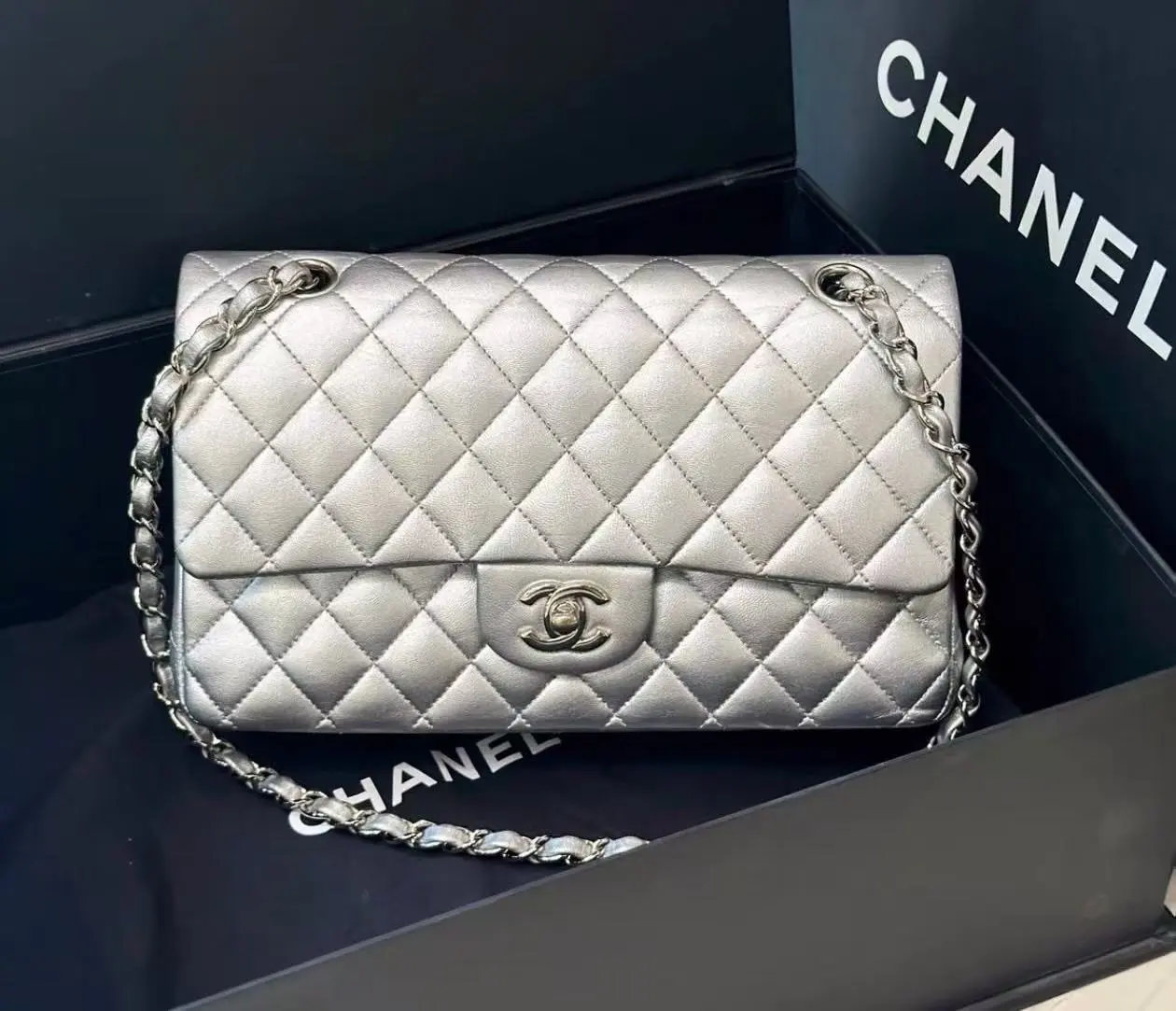Pre-owned CHANEL Sliver CF 2010 2011 HK