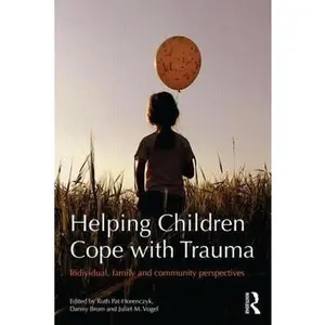 USED-Helping Children Cope with Trauma: Individual, family and community perspectives (Paperback)