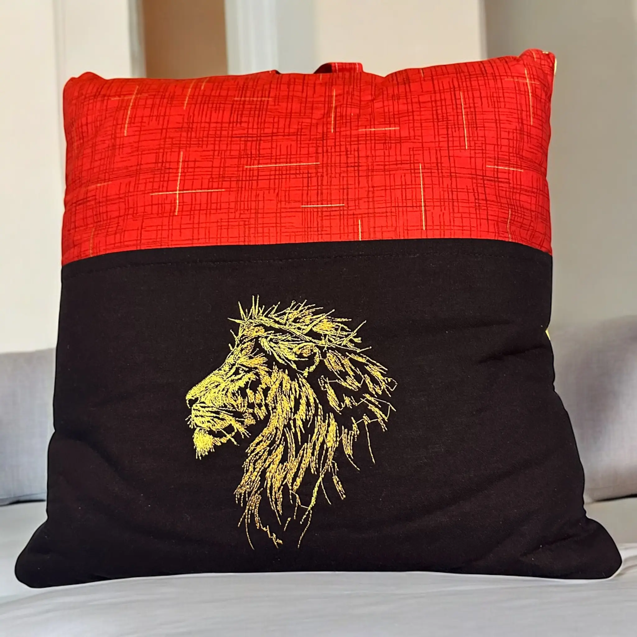 Reading Pillow- Lion with Crown of Thorns