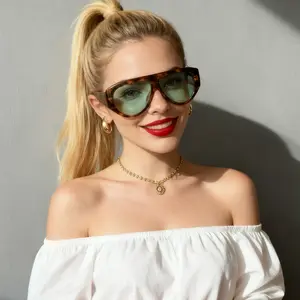 Women’s Vintage Tortoiseshell Sunglasses, Trendy Tinted Lens Shades with UV400 Protection, Lightweight Comfortable Frame, Chic Street Style Eyewear for Outdoor Travel Beach Festivals