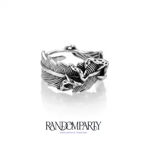 RandomParty Unisex Goth Feather Wing Ring - Antique Silver Distressed Band, Dark Aesthetic Adjustable Costume Jewelry for Men and Women, Ideal for Party Gifts