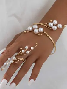 Women's Fashionable Two-Piece Set, Stylish for Casual Wear, Trendy Apparel for Modern Women, Perfect Gift Idea