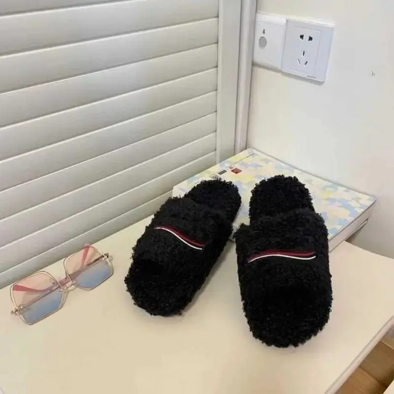 Women's Unisex Cozy Fuzzy Plush Slide Slippers - Versatile Outdoor Sports Footwear for Indoor & Outdoor Comfortable Walking