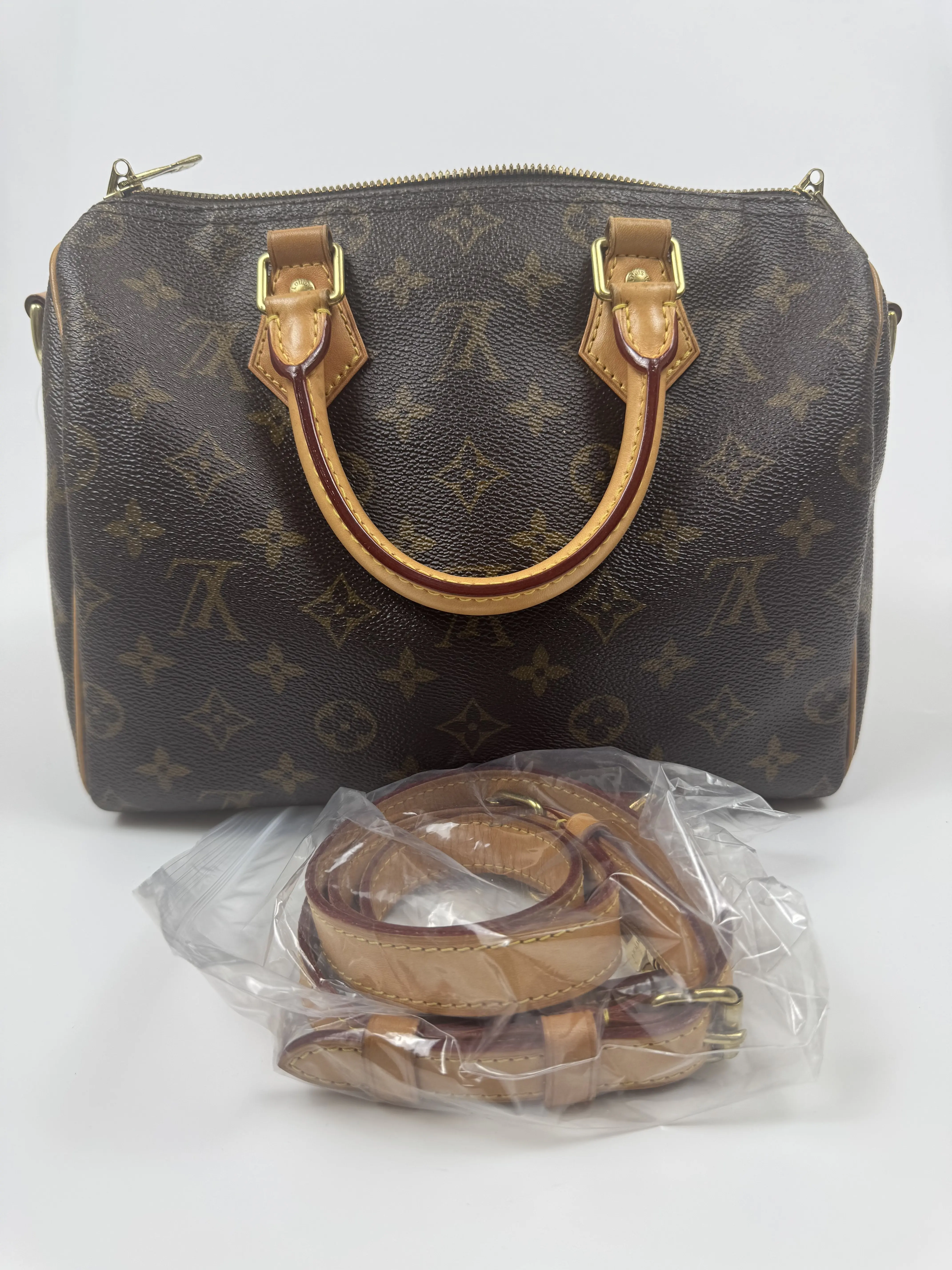 Pre-owned Louis Vuitton canvas Travel Bags Tote Bags lv speedycrossbody bag 25