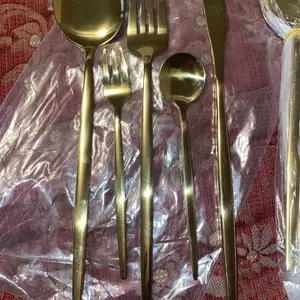 Stainless Steel Gold Cutlery Set, 30pcs/set Mirror-Polished Flatware Service for 6, Includes Dinner Knives, Dinner Spoons, Dinner Forks, Teaspoons and Tea Forks, Durable and Dishwasher Safe, Gold Dinnerware Sets