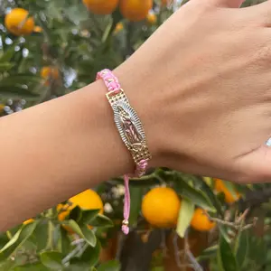 Virgencita String Bracelet with Bead