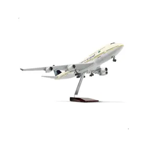 Model Boeing 747 1:160 46 cm with stand