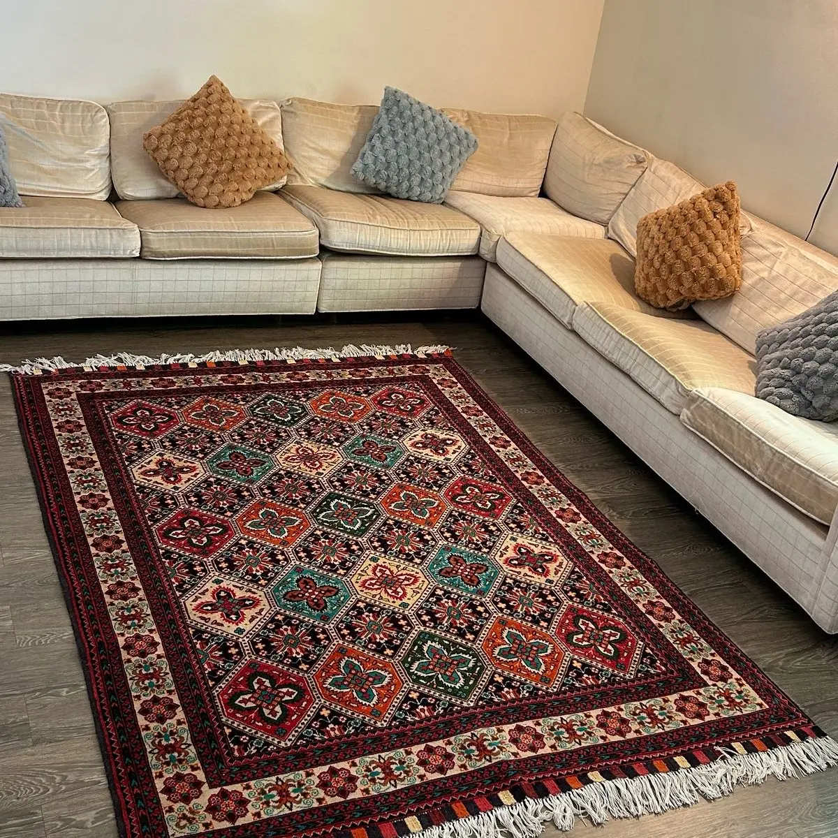 Handmade Wool Rug 7x5 - Ivory Border, Oriental Design, Hand-Knotted Weave