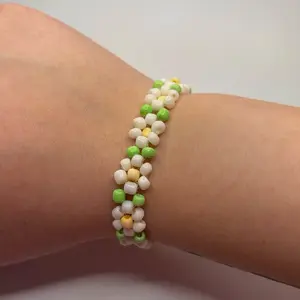 Flower beaded bracelet