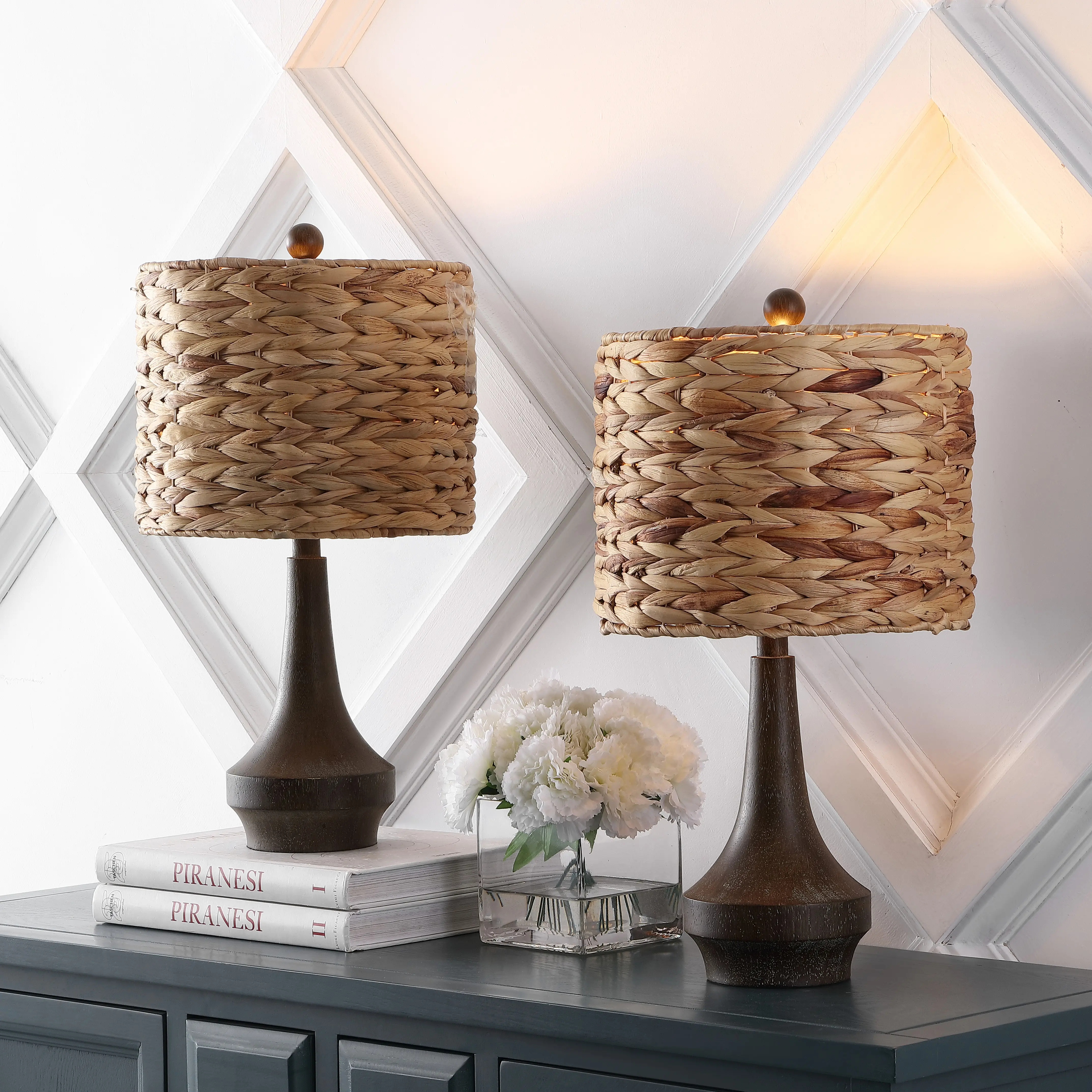 JONATHAN Y Theodore Rustic Farmhouse Handwoven Water Hyacinth/Resin LED Table Lamp , for bedroom, living room, foyer, hallways, dining room, dorms