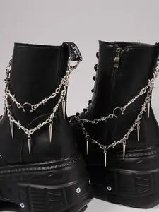 Two-piece thorn-guided pin subculture shoe accessories, exquisite gothic style, DIY detachable shoe and bag charms, unisex accessories for everyday shoes, perfect gift delivery, multiple wearing styles, and freely detachable.