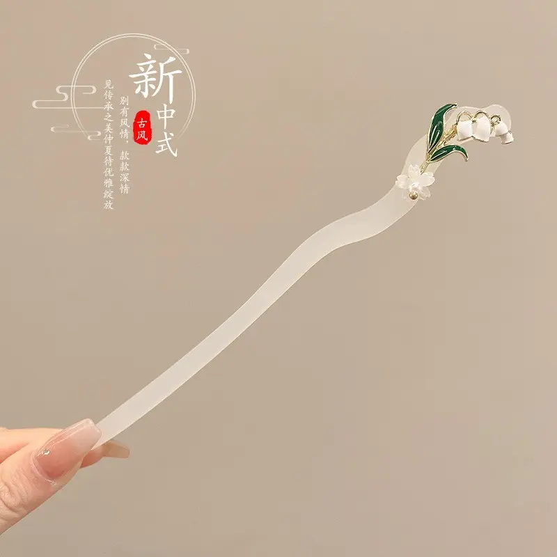 52# White Jade Wind Bell Hair