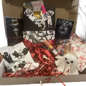 Blind Date with a Horror Book Box Deluxe Edition bookish bundle great gift paperback lover