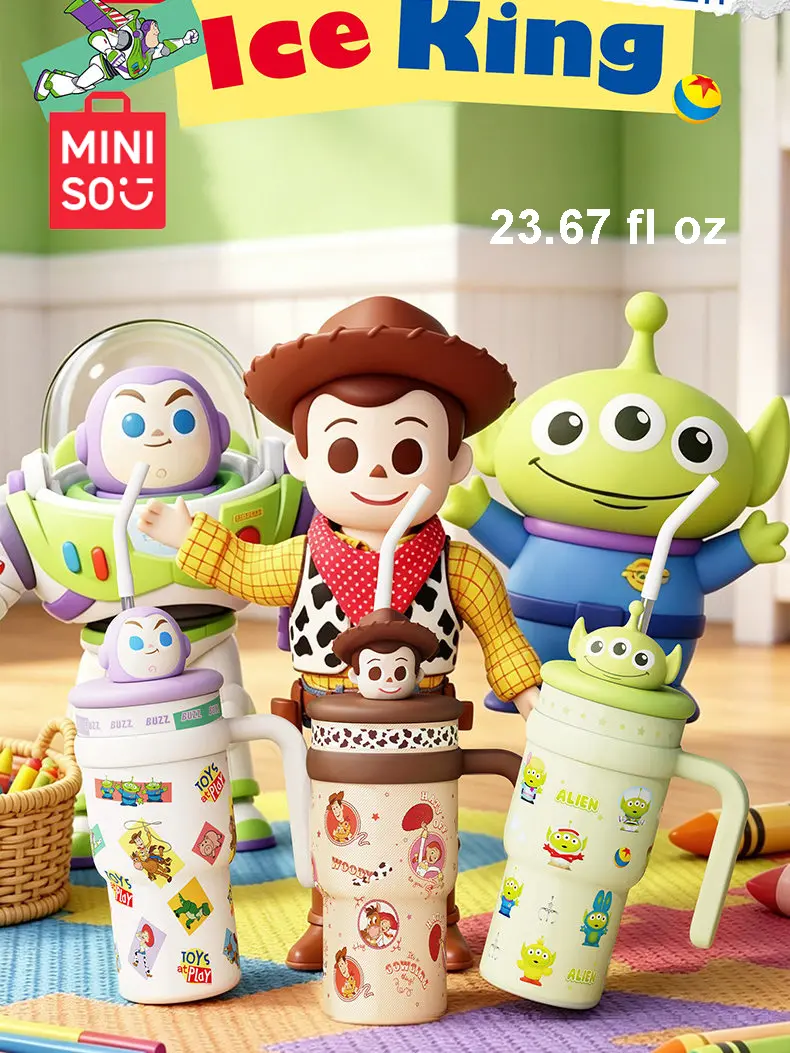MINISO Buzz Lightyear Iced Tumbler, Large Capacity Toy Story Co-Branded Thermos Cup. Good Heat And Cold Retention, Trendy Cartoon Appearance, Portable Design. Ideal Daily Drinkware And Sweet Present for Toy Story Fans, Boys And Girls in Summer.