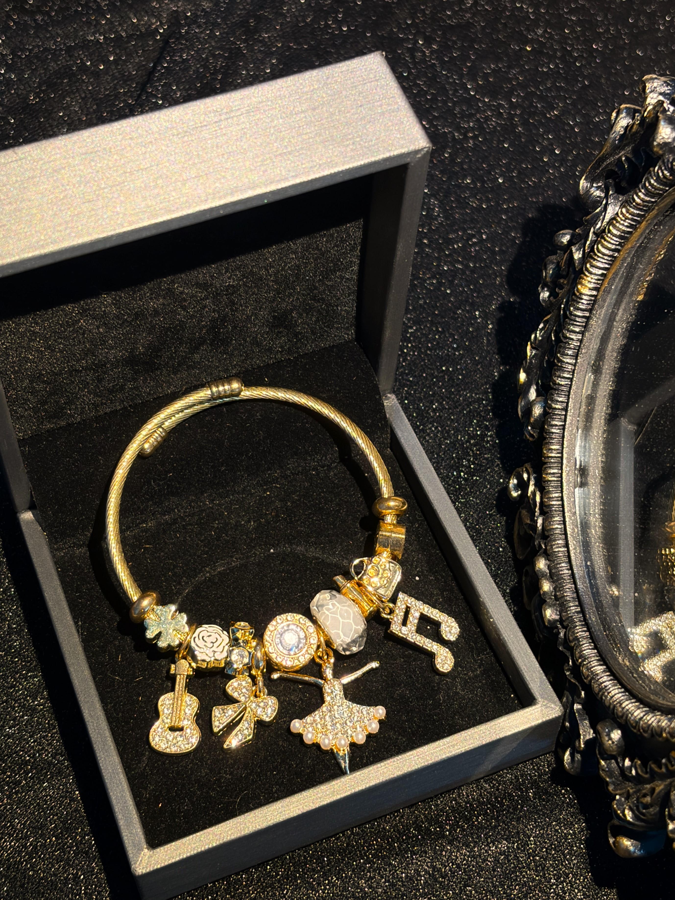 Women Ballet Dancer Charm Bangle、Gold‑Tone Adjustable Open Cuff Bracelet、Rhinestone Guitar Music Note Bowknot Pendants、Crystal Beaded Bracelet、Art Musical Theme Jewelry、Birthday Holiday Party Gift for Teen Girls Ladies Women Ballet Dancer Charm Bangle、Gold‑Tone Adjustable Open Cuff Bracelet、Rhinestone Guitar Music Note Bowknot Pendants、Crystal Beaded Bracelet、Art Musical Theme Jewelry、Birthday Holiday Party Gift for Teen Girls Ladies