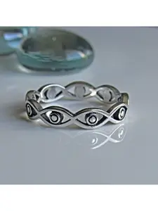 Fashionable classic niche creative hollow-out eye women's rings suitable for daily wear, parties, and as jewelry gifts for ladies