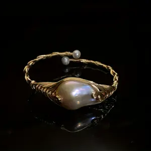 1pcs Elegant Adjustable Gold Wire Wrap Freshwater Pearl Cuff Bracelet, Perfect for Casual Wear, Valentine's Day and Anniversary Gifts