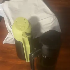 2PCS 2-in-1 Oil Dispenser & Oil Sprayer, 16oz / 470ml Olive Oil Bottle with Fine Mist Nozzle, Oil Spray Bottle for Cooking, Air Fryer & Salad (Black & Green)