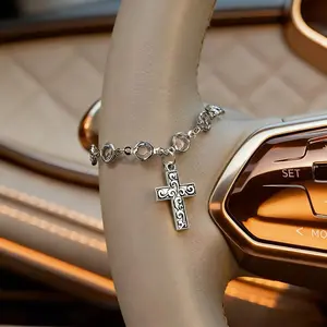Luxury Car Steering Wheel Pendant, Elegant Crystal Chain, High-End Interior Decor, Lightweight, Fashionable, Gift for Car Owners