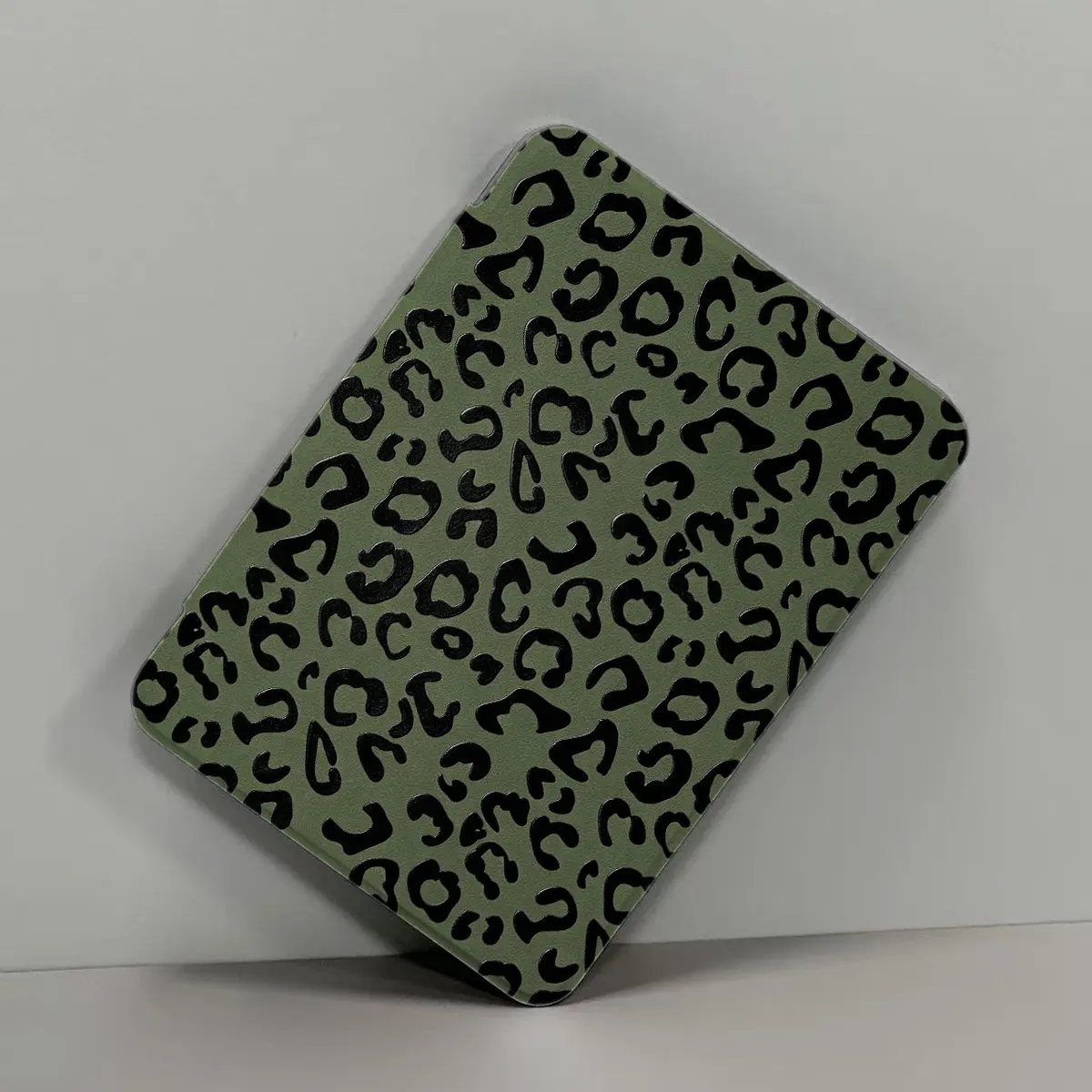 Kindle Reader Tablet Case - Leopard Print & Polka Dot Aesthetics, Slim PU Leather Cover with Clear Soft Back, Auto Wake/Sleep, Protection for 6in, 6.8in, 7in Devices (Paperwhite 11th/12th Gen, Kindle 2022/2024)