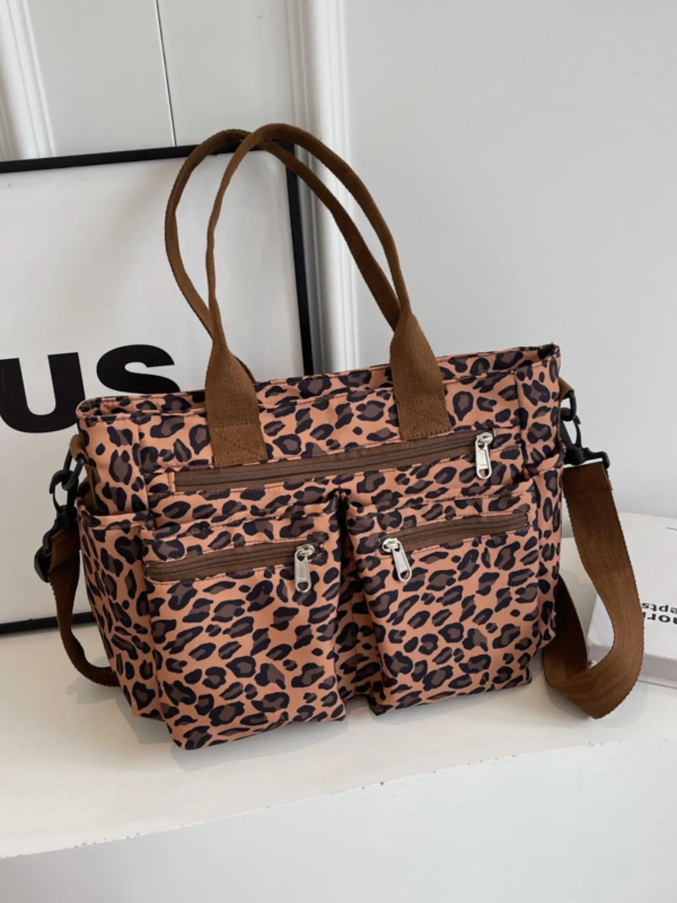 Leopard brown