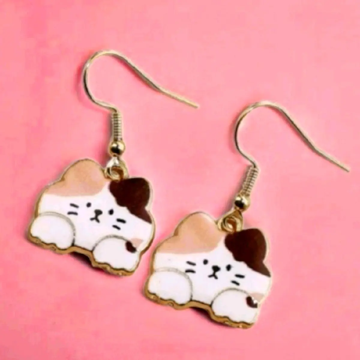 Cartoon Kitty Cats Face Calico Design Dangling Hook Earrings