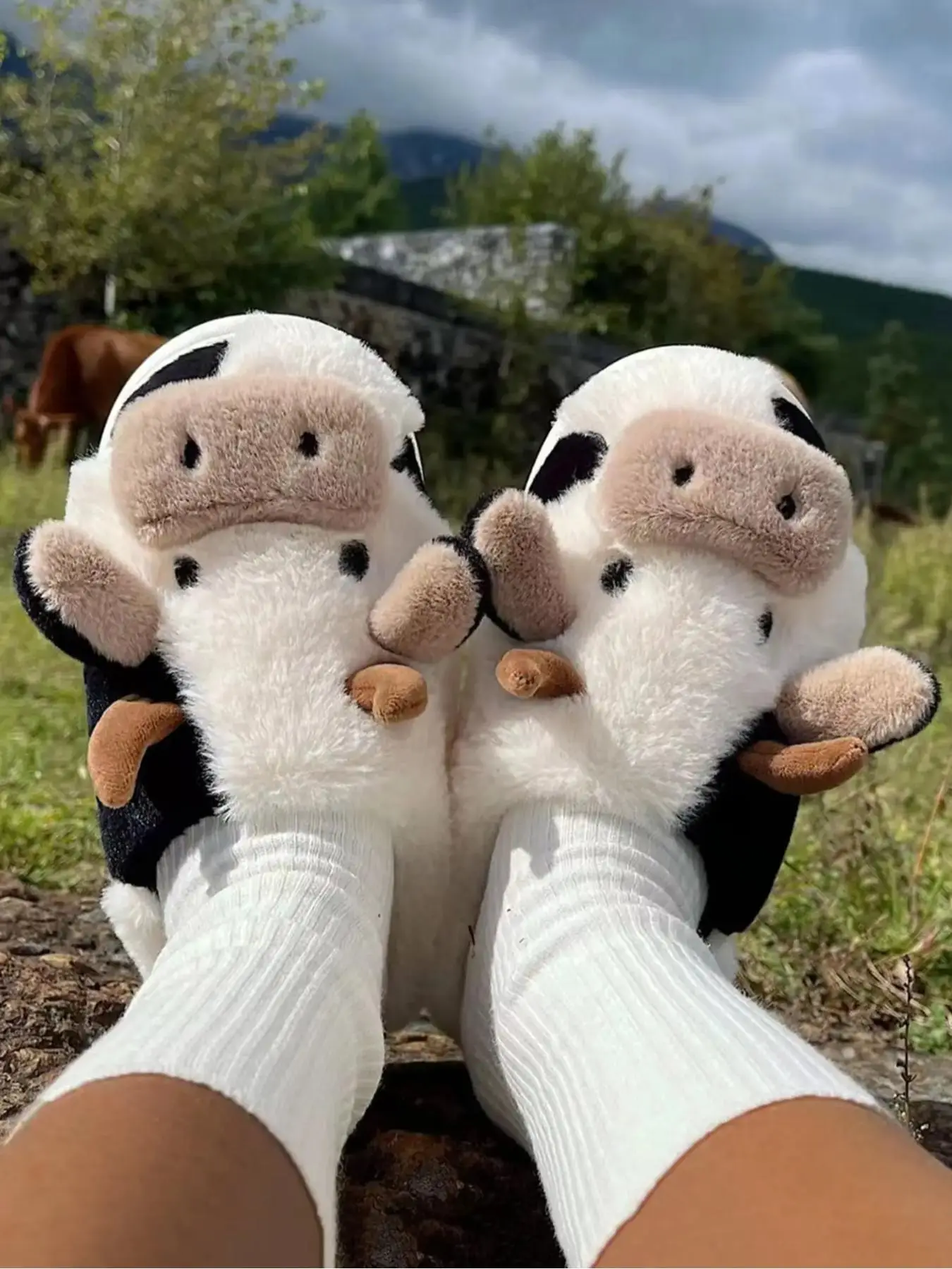 Cute Fluffy House Cow Slippers, Personalized Cartoon Animal Design Soft Comfy Bedroom Eva Slippers, Fuzzy Warm Household Slippers for Autumn and Winte