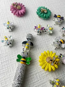 Alloy Painted Daisy Bee Large Beads with Rhinestones, Bling Glitter Beads, Charms Making Supplies, Bees Shape Rhinestone Alloy Focal Beads for Pens 3D Bees Spacer Beads for DIY Craft Beadable Pens Bracelet 4 Pieces Per Pack