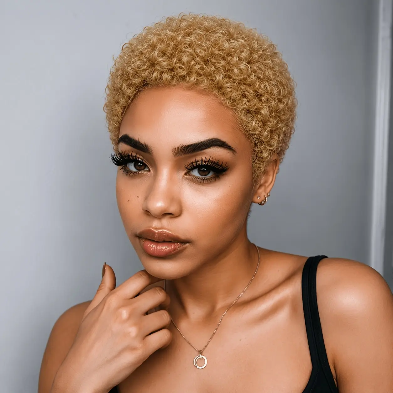 Machine-Made Afro Kinky Curly Pixie Cut Wig with Bangs for Women, a No-Maintenance, Glueless Lace-Free Wig, Perfect for African Style, Suitable for Holidays And Parties for Both Women And Men