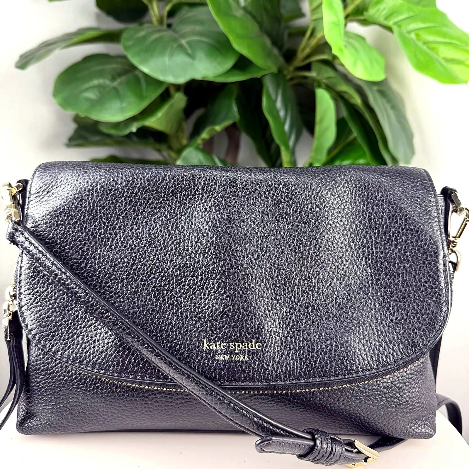 Pre-owned Black pebbled leather Crossbody bags Authentic Kate Spade New York Crossbody Bag Good Condition