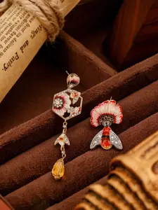 A pair of fashionable enamel floral and bee-shaped earrings with yellow crystal pendants, suitable for both daily commuting and vacation dates, and also a delightful and exquisite small gift.